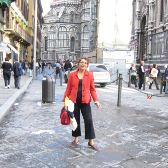 Meet your Posher - Picture 3 of 16